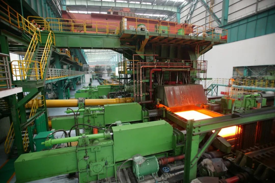河钢舞钢公司研发的新产品抗HIC腐蚀、大厚度超低温用钢09MnNiDR（HIC）钢板全部交付客户，回厂复检性能100%合格，获得用户高度评价